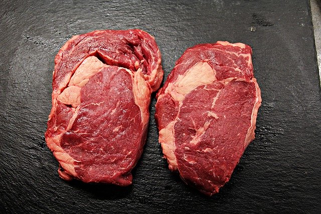 dva pořádné steaky